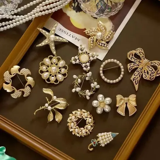 Broche et broche en métal clignotant à paillettes pour accessoires vestimentaires
